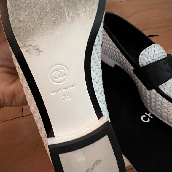 CHANEL 2017 Loafers Size 38 in great condition - Picture 3 of 7
